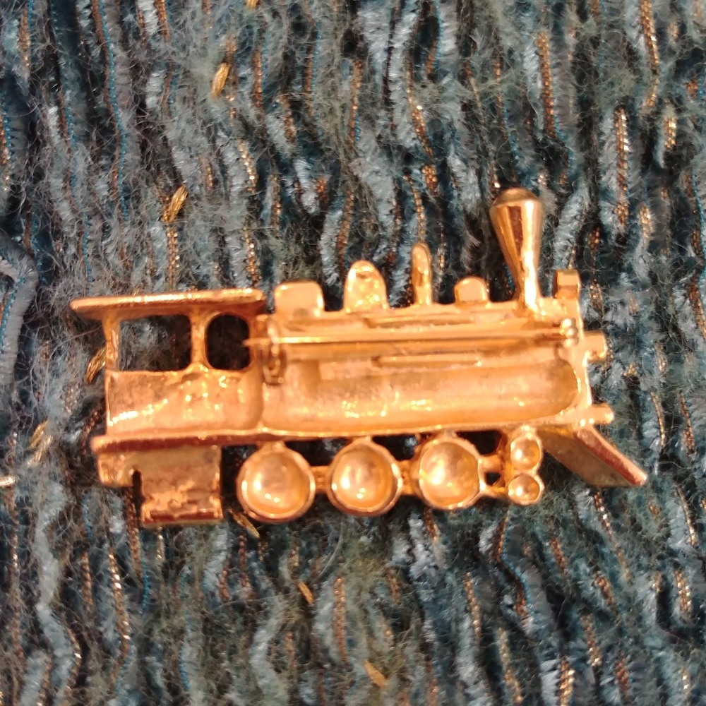 Train Engine Brooch Pin - Picture 4 of 4